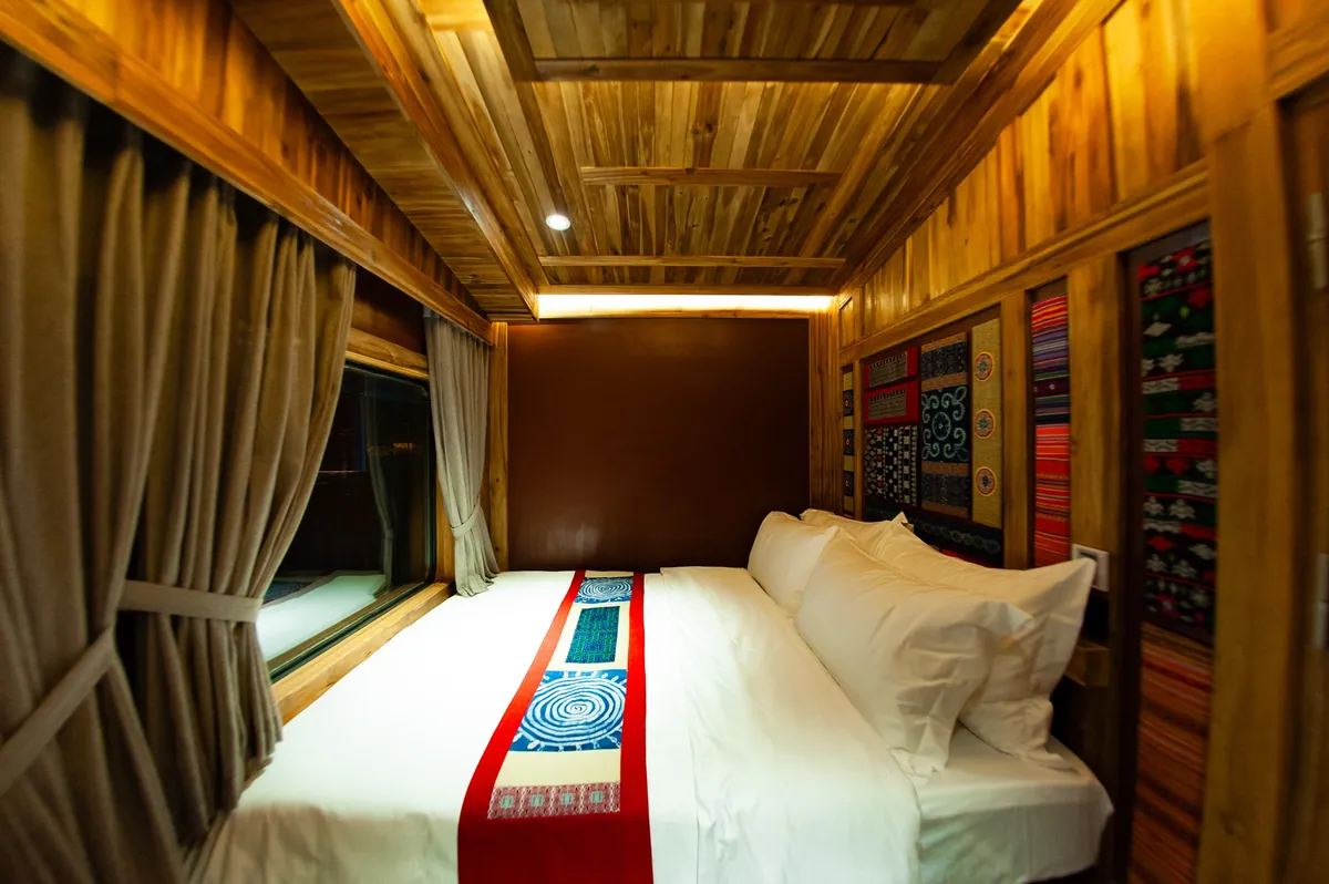 TÀU CHAPA EXPRESS