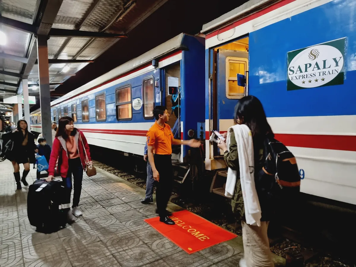 TÀU SAPALY EXPRESS