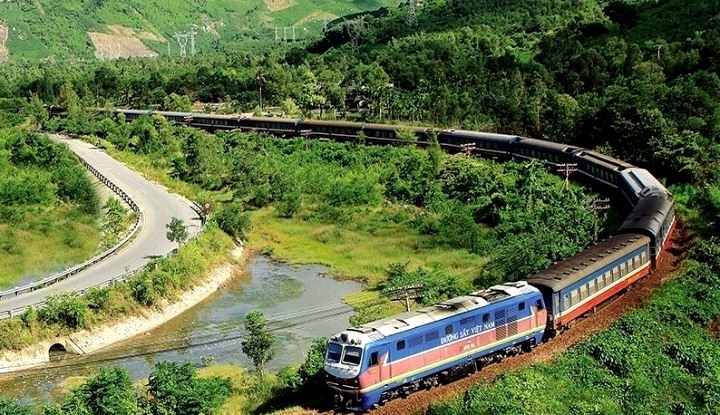 TÀU HÀ NỘI ĐÀ NẴNG
