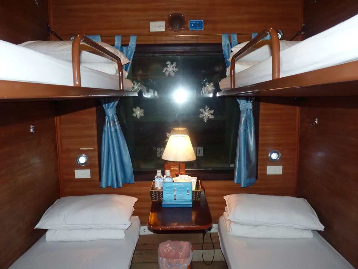 TÀU KING SAPA EXPRESS