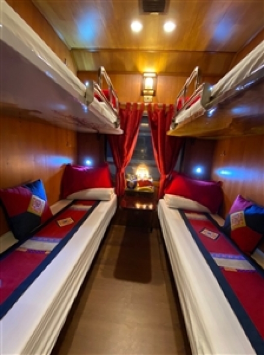 TÀU DAMITRANS EXPRESS